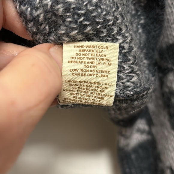 Free People crop sweater NWOT, size XS but oversized. Dark and light gray. - Picture 3 of 7